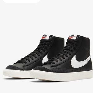 Nike Blazer Mid 77 Sneakers | Black | Size 8